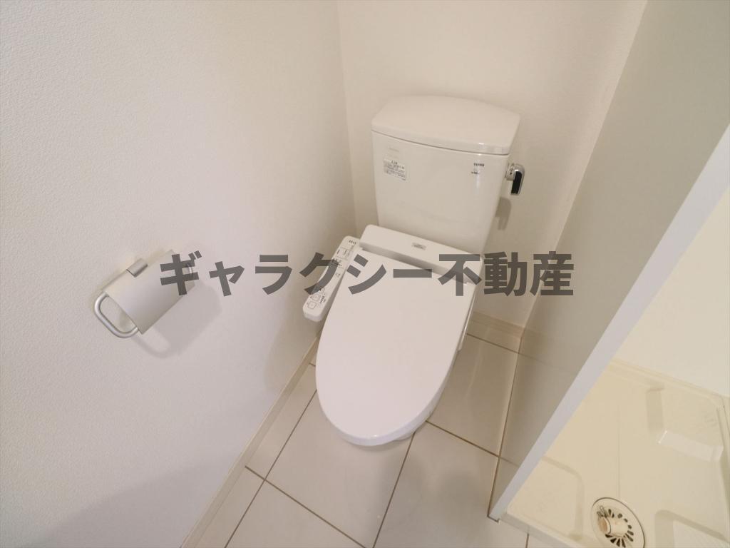 トイレ　温水洗浄便座