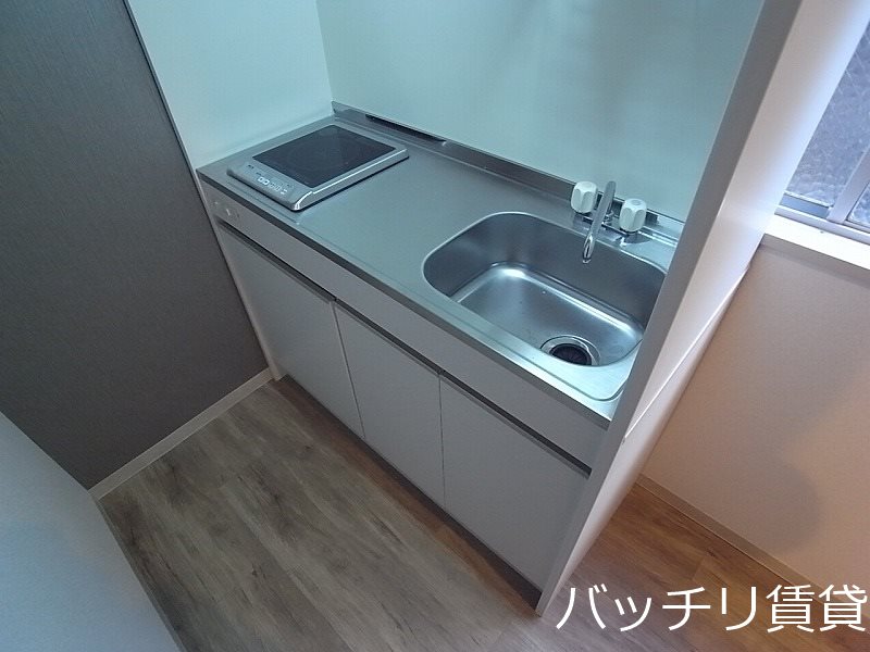 キッチン　同タイプのお部屋の為の為、現状を優先致します。