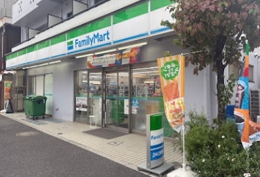 コンビニ　ファミリーマート　新宿上落合店（コンビニ）まで96m