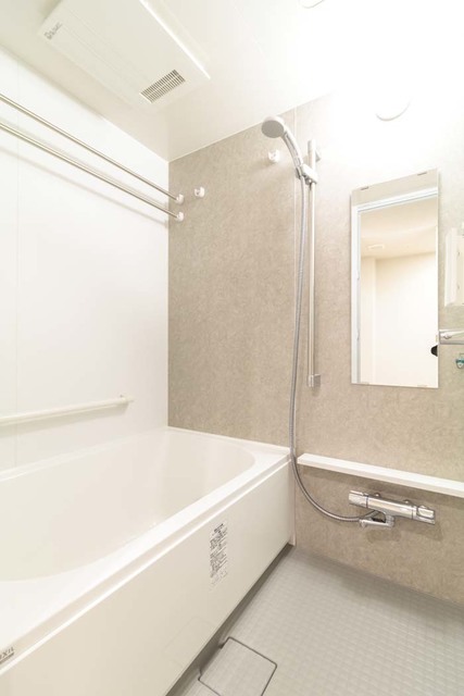 バス・シャワールーム　※写真は同タイプ住戸です。