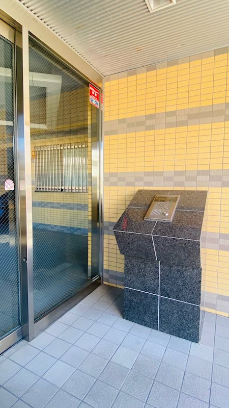 セキュリティ　不審者、勧誘員をシャットアウトできるオートロックです♪