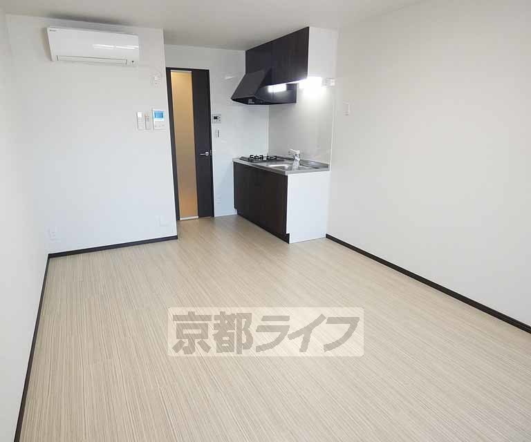 居室・リビング　明るくて広いリビング