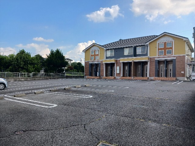 駐車場　駐輪場有り