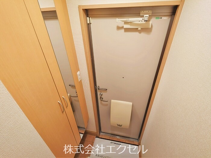 玄関　同建物の別部屋の写真