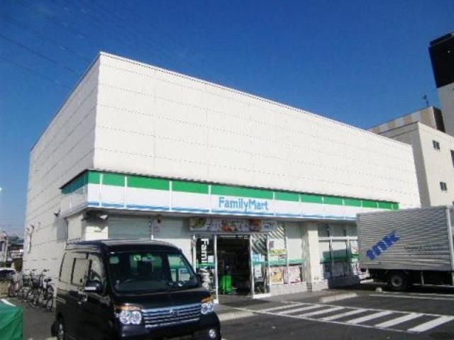 コンビニ　ファミリーマート江北七丁目店（コンビニ）まで1047m