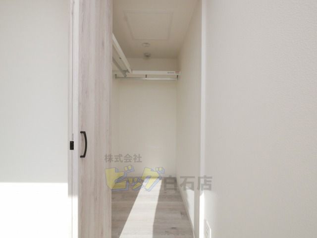 収納　広々タイプのウォークインクローゼットです♪