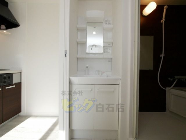 洗面設備　人気の設備シャンプードレッサーを完備しています♪