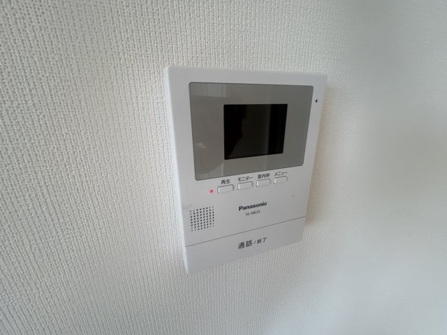 セキュリティ　モニター付きインターホンで留守中の来客もわかり安心です☆