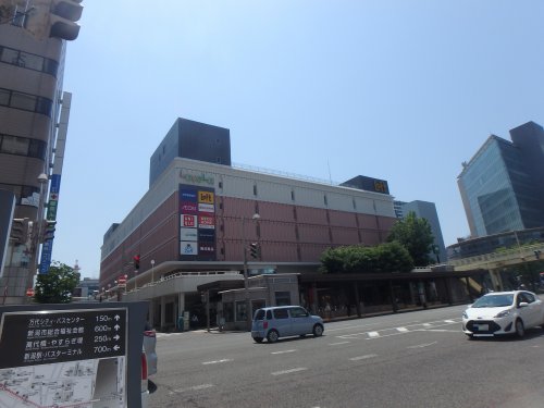 ショッピングセンター　ラブラ万代（ショッピングセンター）まで1618m