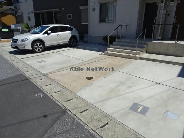 駐車場　駐車場