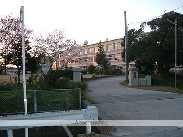 小学校　世紀小学校（小学校）まで614m
