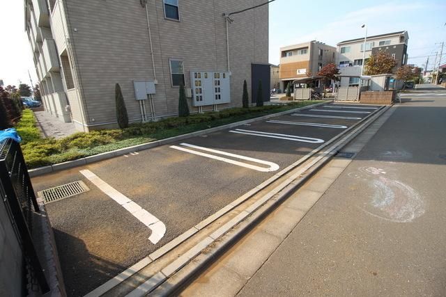 駐車場　敷地内駐車場