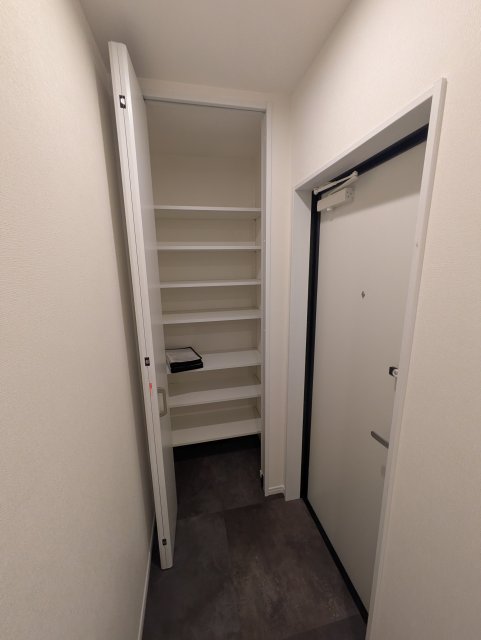 リブレメゾン下大市西町Iの玄関写真