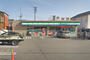 コンビニ　ファミリーマート 中川松葉町店（コンビニ）まで826m