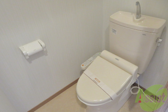 トイレ　トイレは、嬉しいウォシュレット付きです。