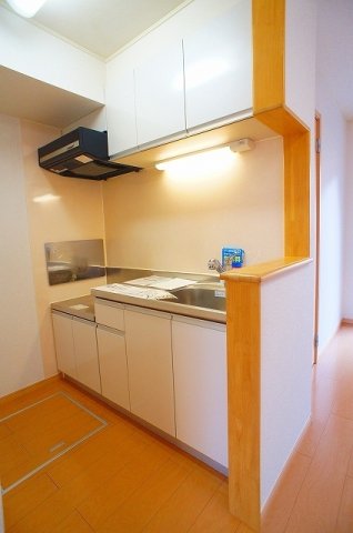 キッチン　コンパクトなキッチンで掃除もラクラク