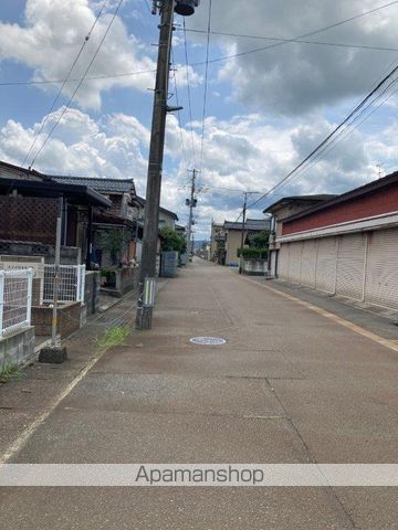 その他　前面道路（その他）まで0m