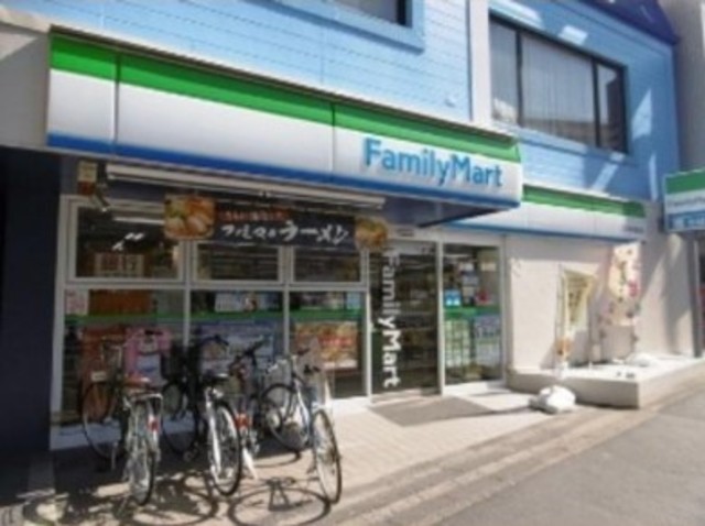 コンビニ　ファミリーマート王子神谷駅前店（コンビニ）まで464m