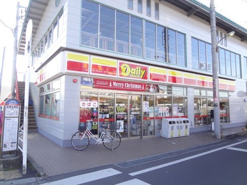 コンビニ　デイリーヤマザキ 船橋法典駅前店（コンビニ）まで864m