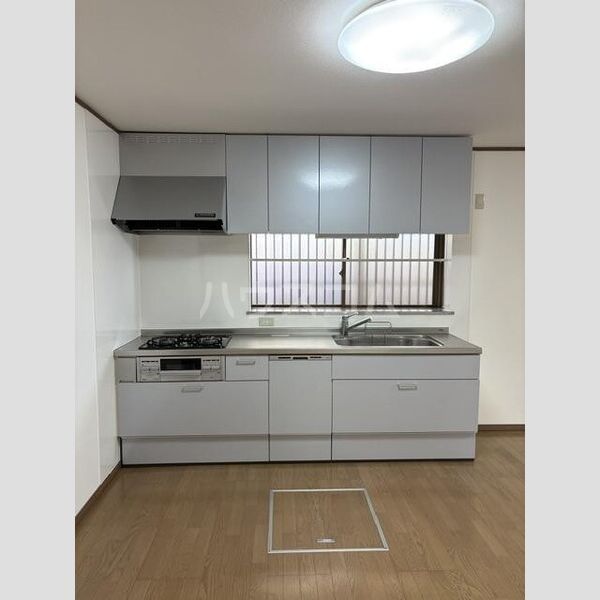 室山町戸建てのキッチン写真