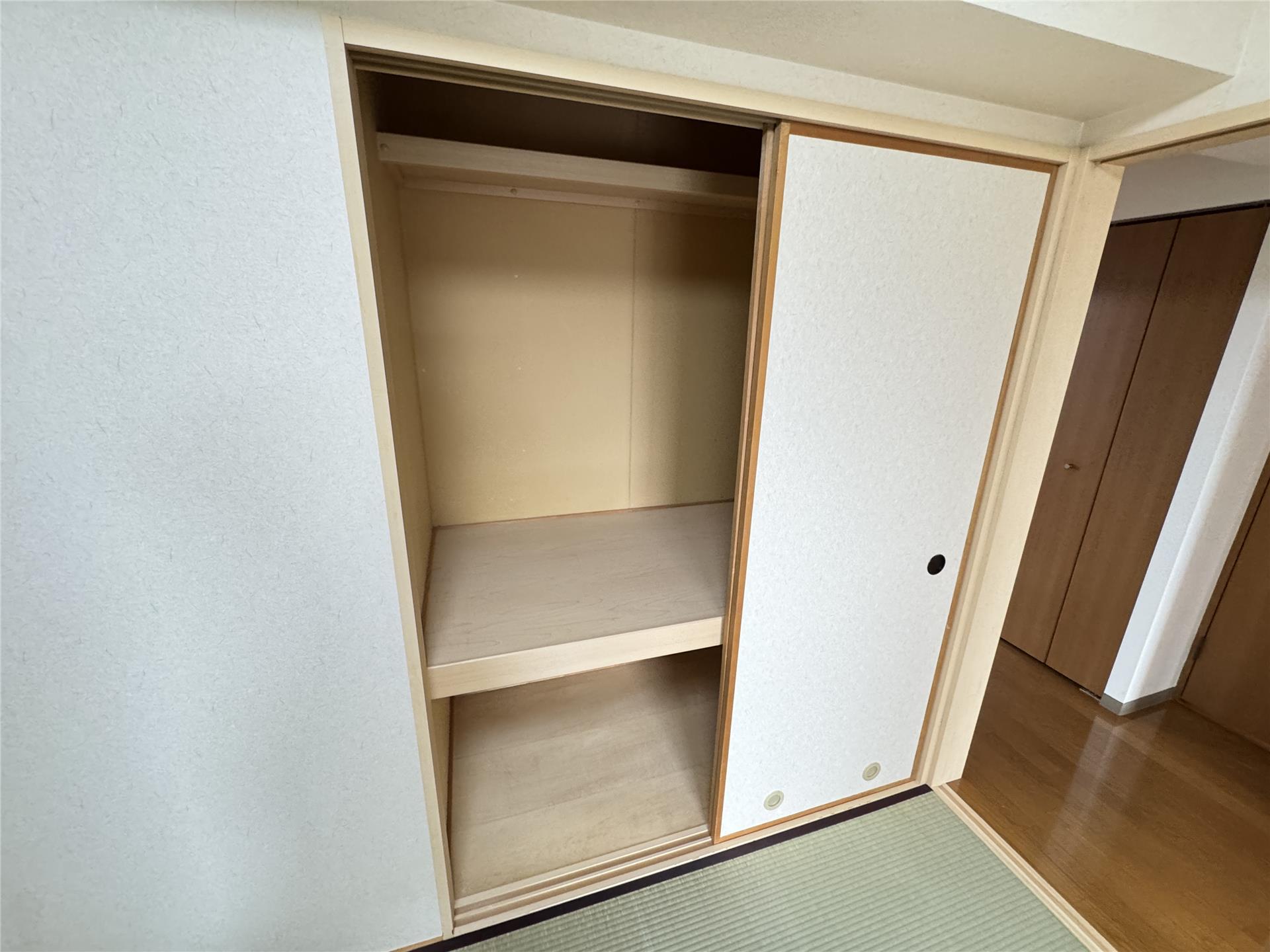 収納　和室には押入収納付き！他にも収納スペースあります！