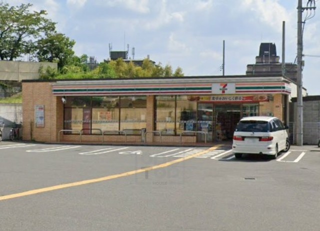 コンビニ　セブンイレブン　吹田山田東1丁目店（コンビニ）まで629m
