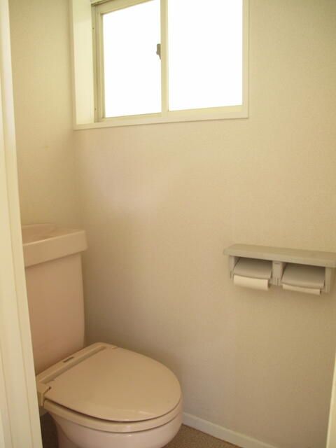 小山様貸家のトイレ写真