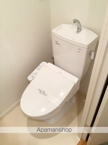 地下鉄七隈線 薬院大通駅 徒歩6分 14階建 築20年のトイレ写真