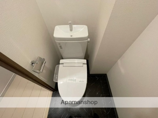 東京メトロ日比谷線 築地駅 徒歩5分 13階建 築10年のトイレ写真