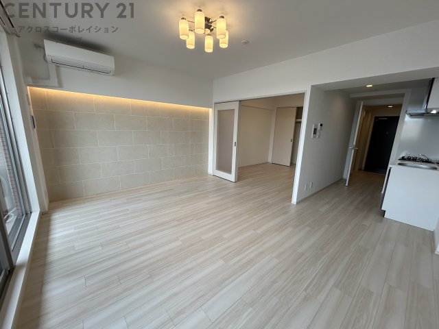 居室・リビング　白を基調とした明るいお部屋です♪
