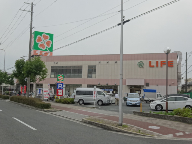 スーパー　ライフ崇禅寺店（スーパー）まで808m