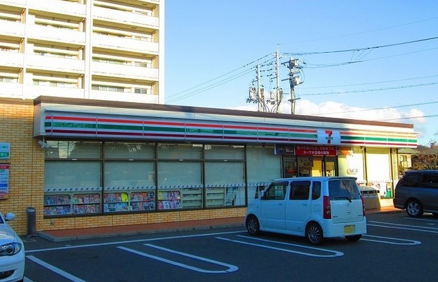 コンビニ　セブンイレブン（コンビニ）まで380m