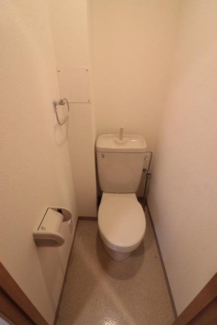 ＪＲ東西線 海老江駅 徒歩6分 10階建 築26年のトイレ写真