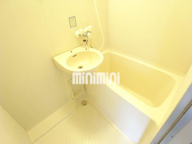 バス・シャワールーム　トイレと別々の浴室