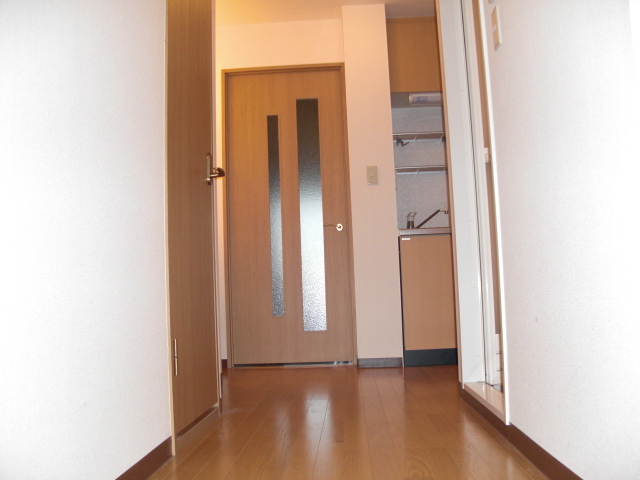 東明マンション新東の玄関写真