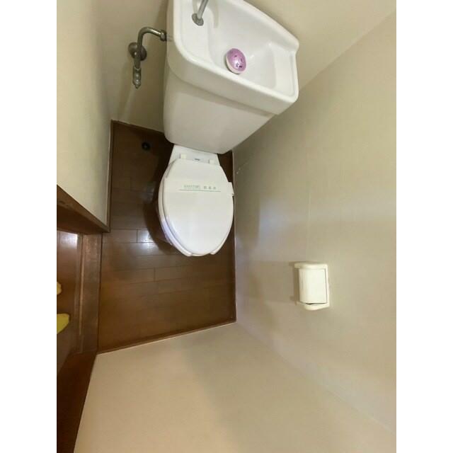 小田急小田原線 東海大学前駅 徒歩24分 2階建 築44年のトイレ写真