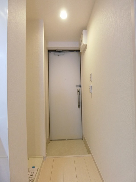 ＪＲ中央線 西八王子駅 徒歩15分 3階建 築9年の玄関写真