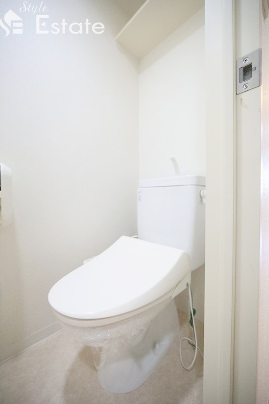 地下鉄鶴舞線 大須観音駅 徒歩6分 10階建 築21年のトイレ写真