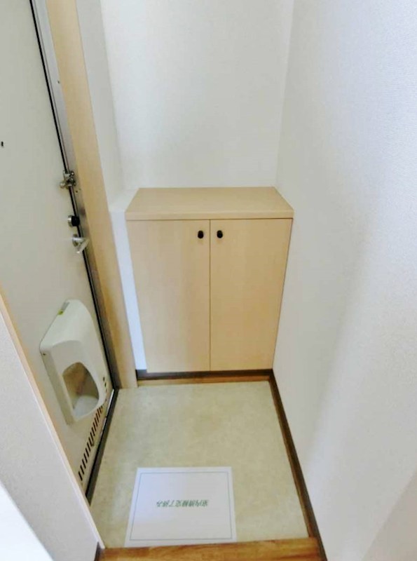 玄関　※別号室のお写真です。ご参照くださいませ。