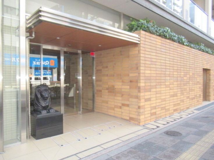 エントランス　建物の内部です