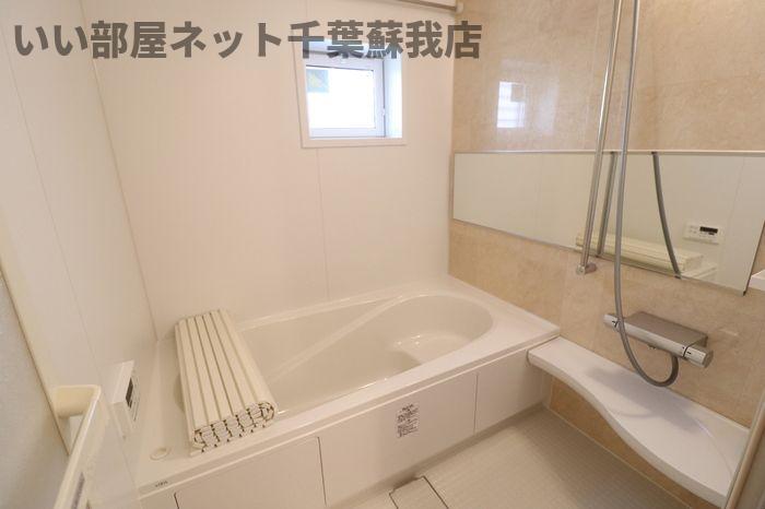 バス・シャワールーム　落ち着いた空間のお風呂です
