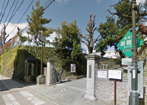 中学校　長崎市立桜馬場中学校（中学校）まで269m