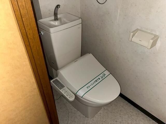 西武新宿線 下井草駅 徒歩1分 5階建 築30年のトイレ写真