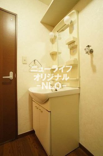 洗面設備　忙しい朝の身支度に役立つ洗髪洗面台☆