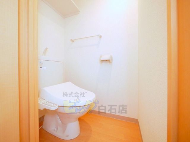 トイレ　ウォシュレット付きのトイレです♪