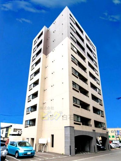 建物外観　月寒中央駅徒歩１分の高層１ＬＤＫマンションです♪