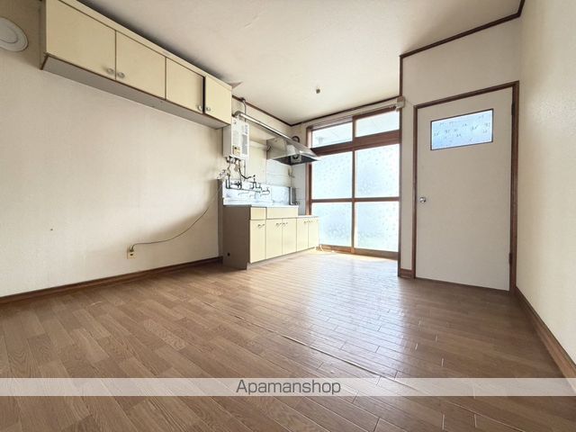 的場第2桧荘の居間写真
