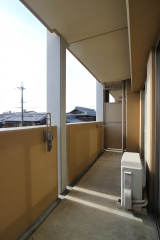 ＪＲ山陽本線 明石駅 バス乗車時間：23分 最寄りバス停で下車 徒歩4分 4階建 築22年の内装写真