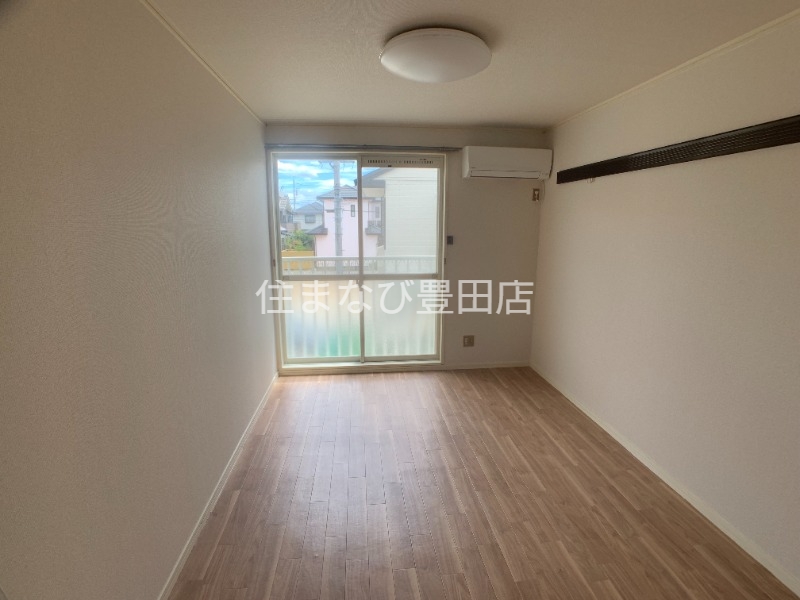 居室・リビング　同型別部屋写真