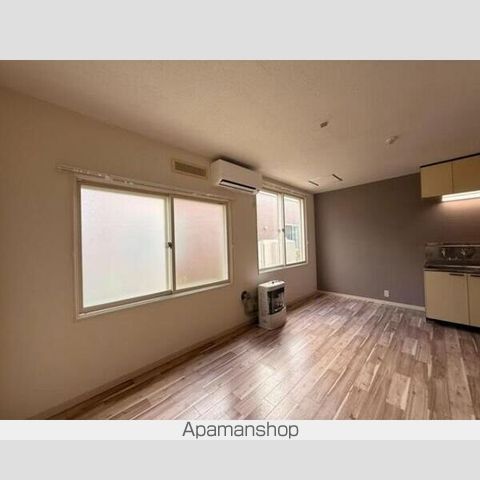 ファンタジア発寒の居間写真